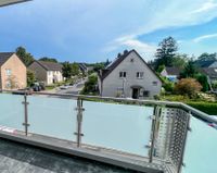 MUSTERWOHNUNG Blick vom Balkon Straßenseitig