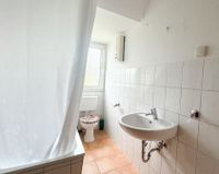 Badezimmer DG-Wohnung links