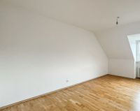 Schlafzimmer DG-Wohnung links